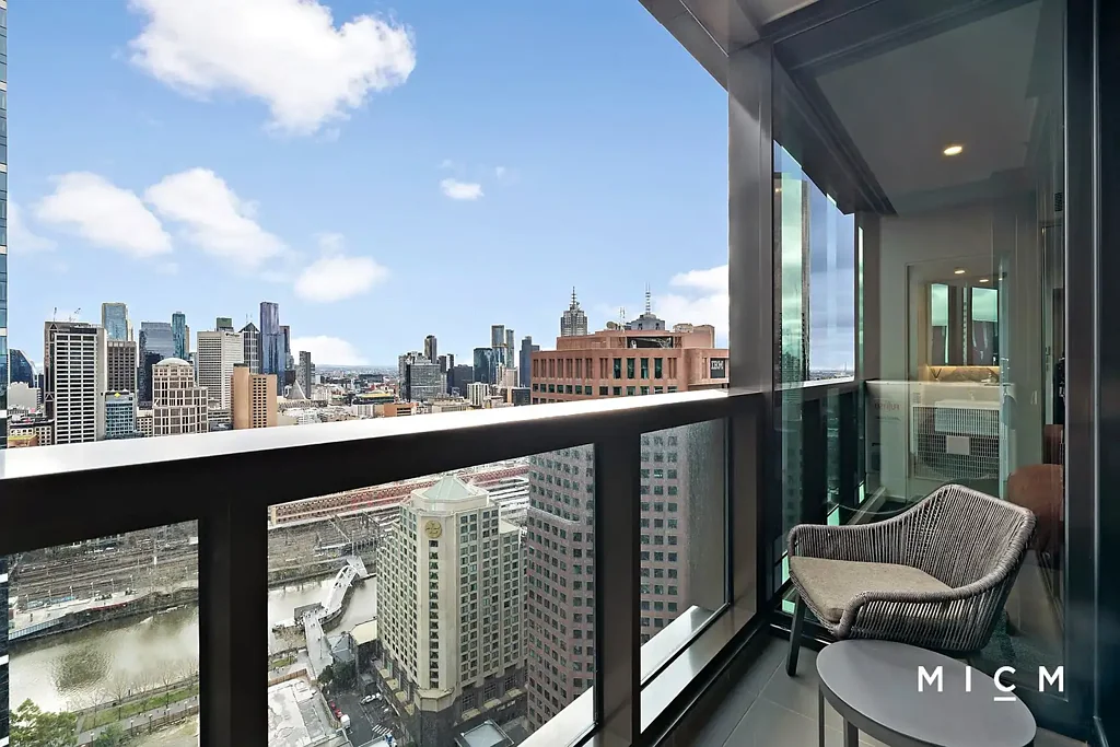 Southbank 3 Bedroom Spectacular Corner North-Facing with Upgraded Designer Allure