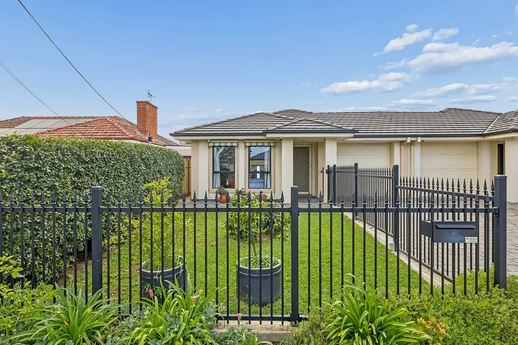 Clovelly Park 4 Bedroom More Living, Less Maintenance: Contemporary Convenience at its Best
