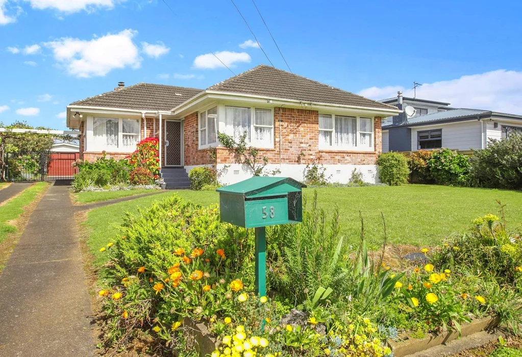 Beautiful House in the Heart of Mangere waitin...