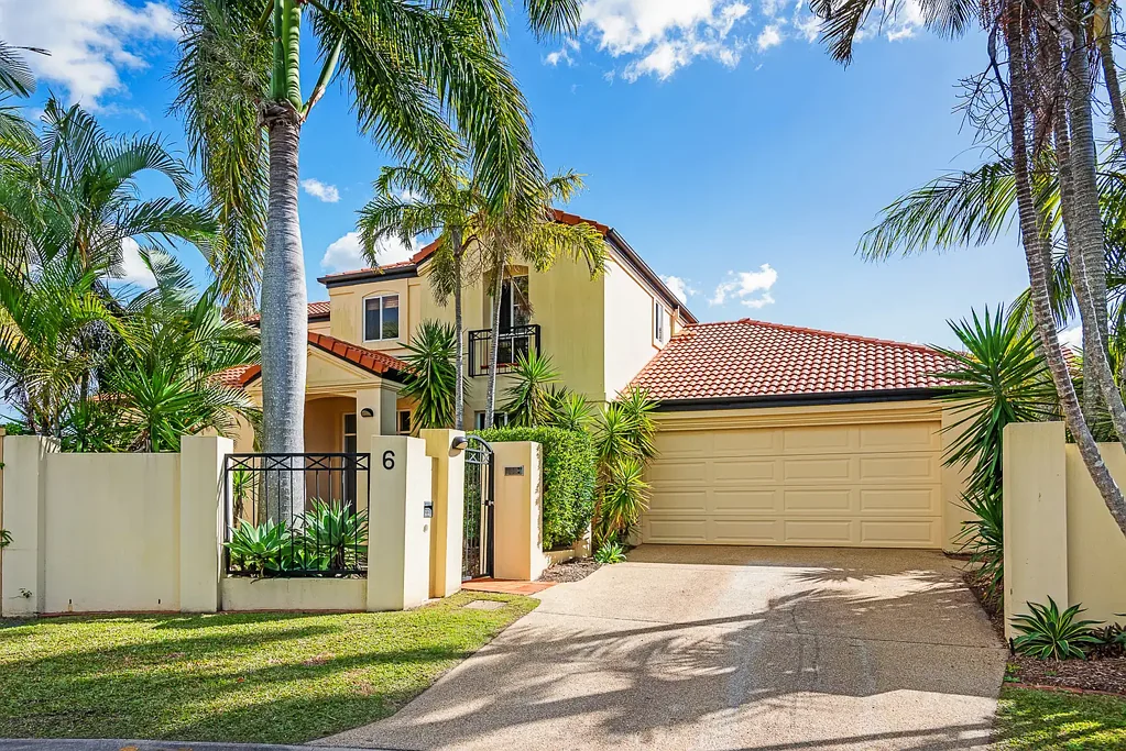 6 Roger Court, Benowa, QLD 4217