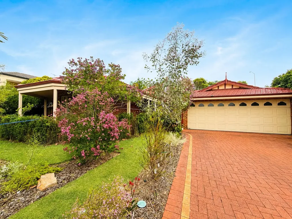 Jandakot 4房  Secluded Cul De Sac. Big Family Appeal. Endless Possibilities!