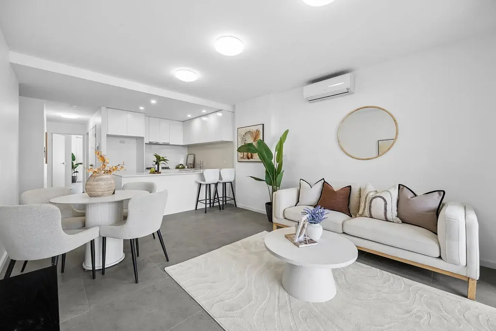 Strathfield 1房 位于 Strathfield 黄金地段的时尚顶层公寓生活 Stylish top floor apartment living in a prime Strathfield address