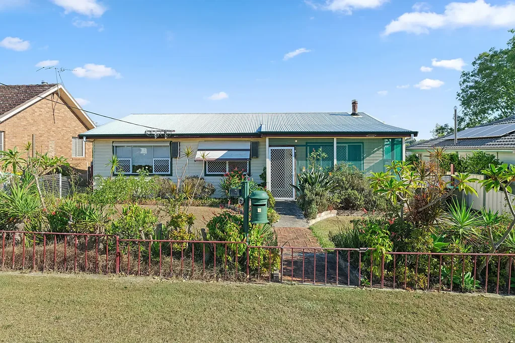 Raymond Terrace 4房  ENDLESS POTENTIAL ON A SPACIOUS FAMILY BLOCK!