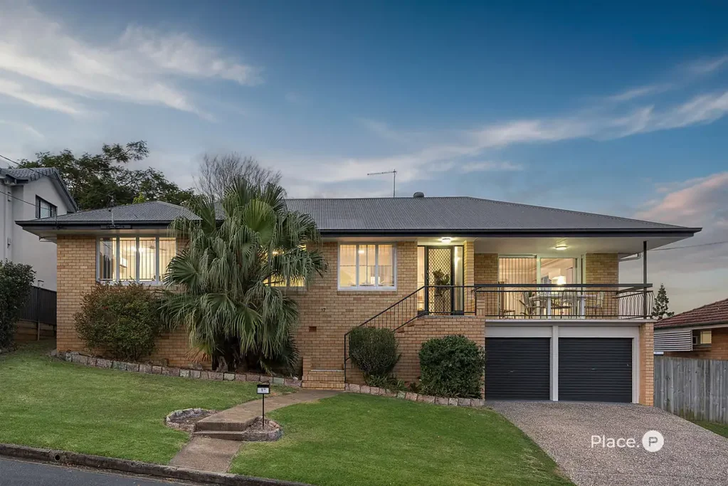 Tarragindi 4Kwarto Leafy Cul-de-sac Views and Family Possibilities