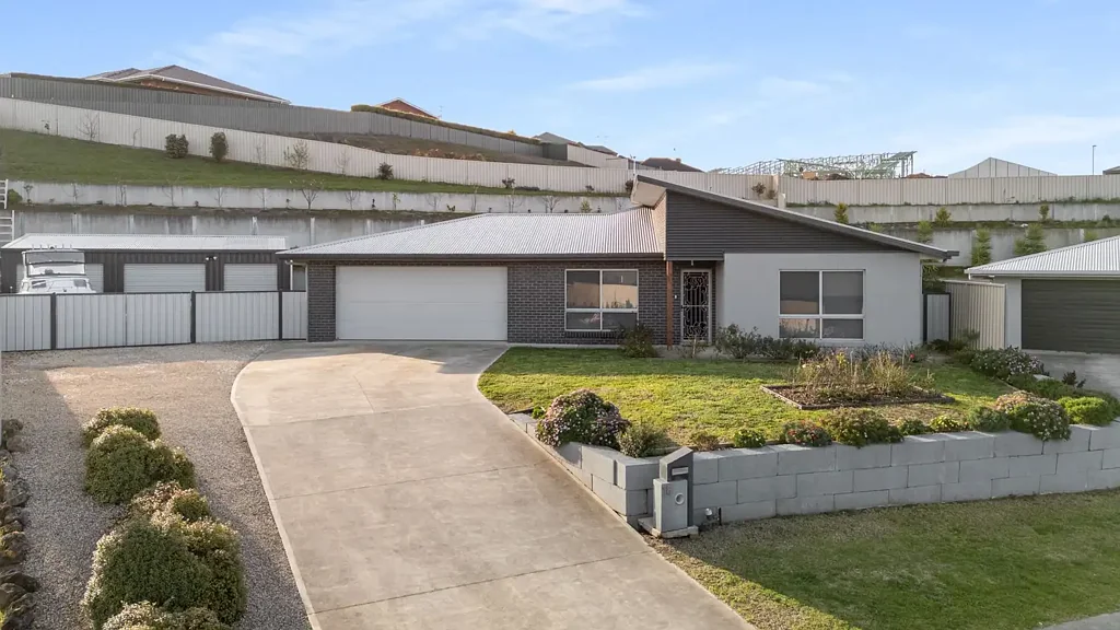 Mount Gambier 4બેડરૂમ A Contemporary Gem Ready for You