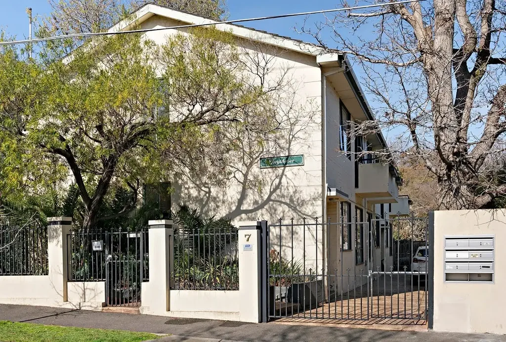 4/7 Coleridge Street, Elwood, VIC 3184
