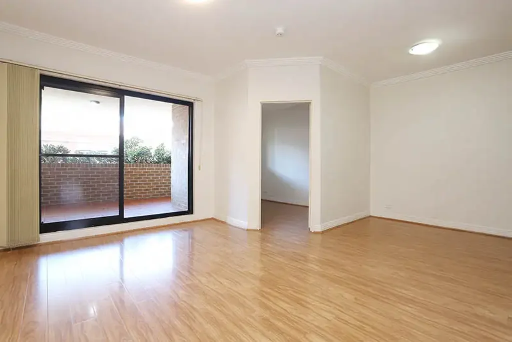 Convenient and Comfortable Unit in Prime Location - Short Walk To Station