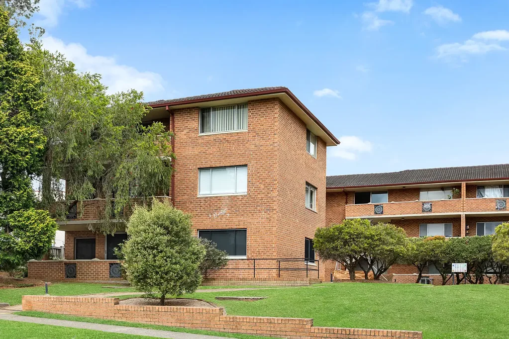 Hornsby 2બેડરૂમ Spacious, Light-Filled in Convenient Hornsby Location