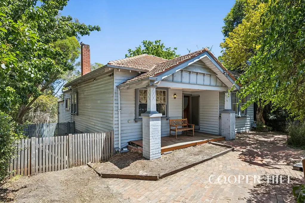 Glen Iris 3 Slaapkamer Peaceful Park Outlook in a Leafy Glen Iris Setting