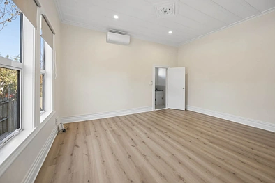 Great location across road from Eden Park