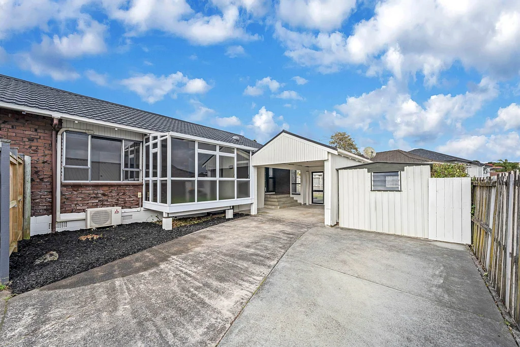 Highland Park 2Moenga Spacious, Sunny, Convenient 2 Beddie