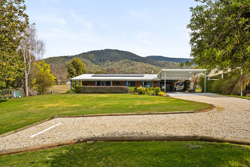 9 Kiewa Valley Highway, Tawonga, VIC 3697