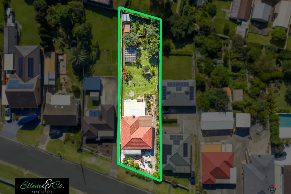 Lake Heights 3 Bedroom Solid Home with Sunny Living Spaces & Garden Appeal