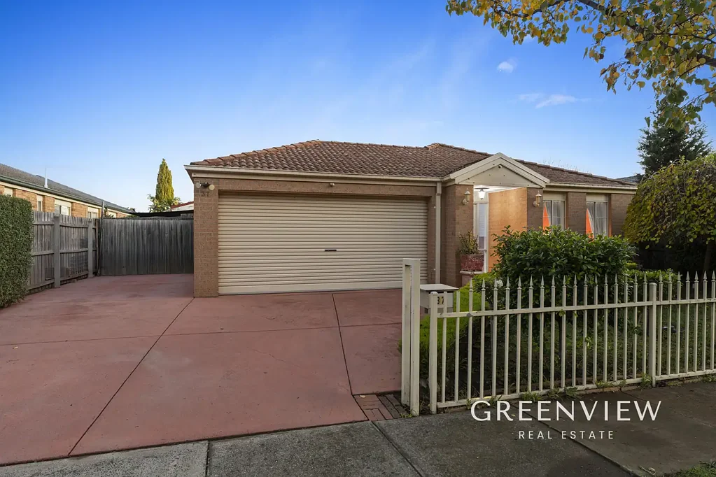 Cranbourne West 3 Slaapkamer Family Comfort, Space & Entertaining on a Generous 597sqm Allotment