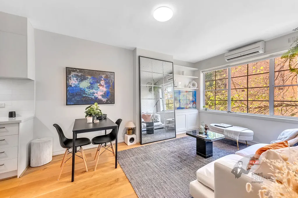 Furnished & centrally located lifestyle 2 bed apartment