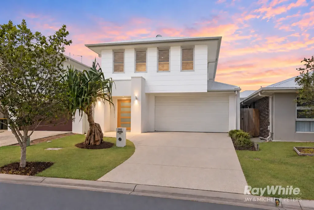 Newport 4房 现代海滨生活——等您来拥有 Contemporary Coastal Living - Yours To Secure