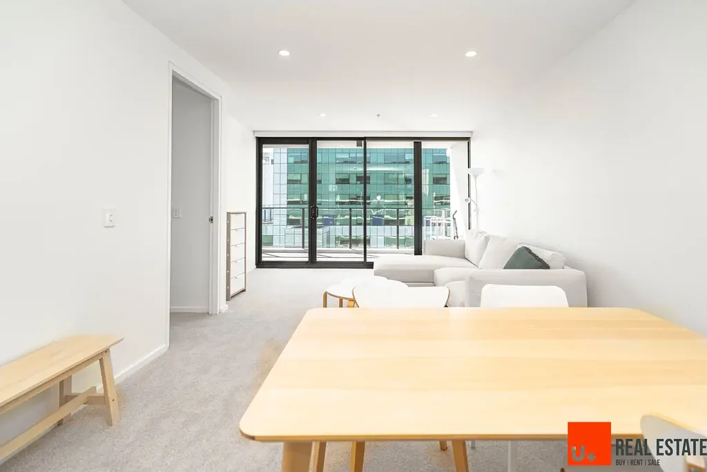 Modern life in the heart of the city - Furnished!