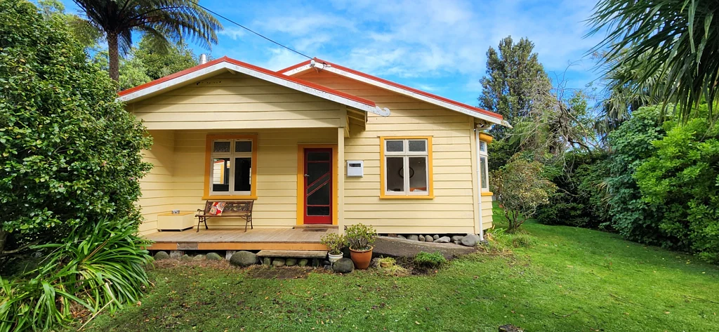 Okato, 3 bedrooms