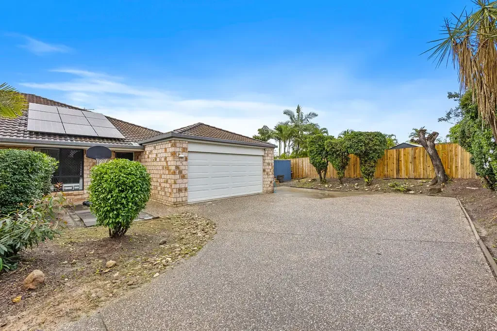 Upper Coomera 3房  Private Driveway - Secure Gates - Massive Backyard - Caravan & Boat Accommodation