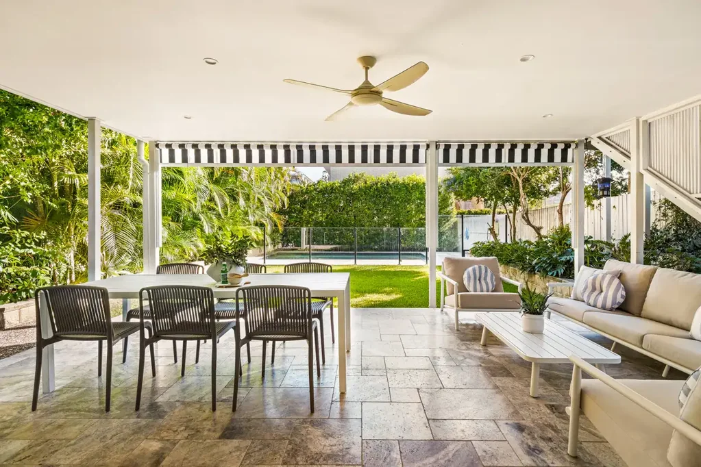 Auchenflower 5침실 Spacious family home in a private inner-city pocket