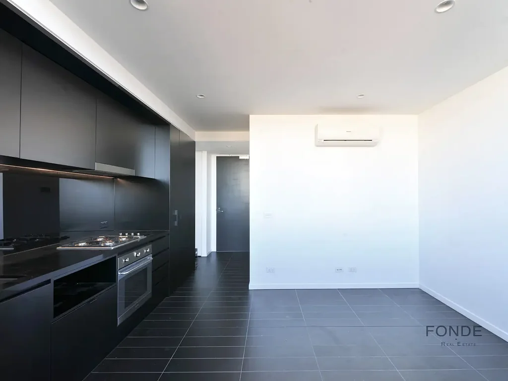 Light-filled and Wonderfully Positioned Prahran Residence