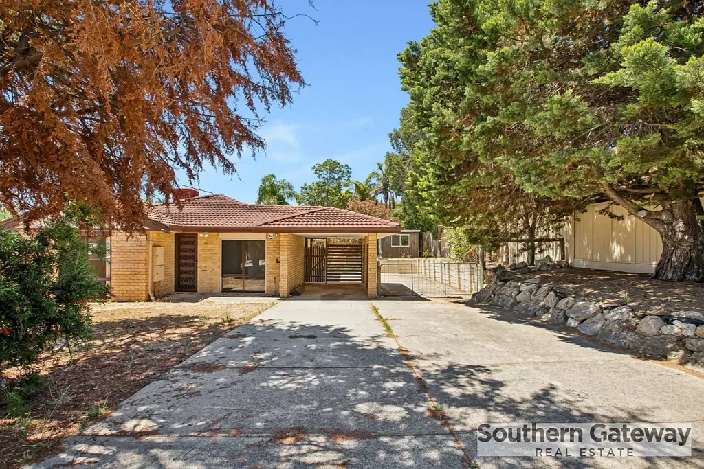 COSY FAMILY HOME IN CONVENIENT LOCATION