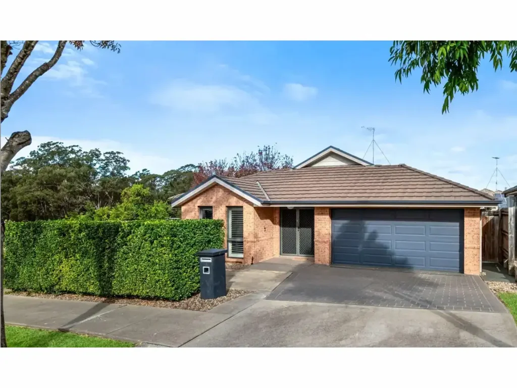 Stunning 4 Bedroom Family Home with Theatre Room!!!