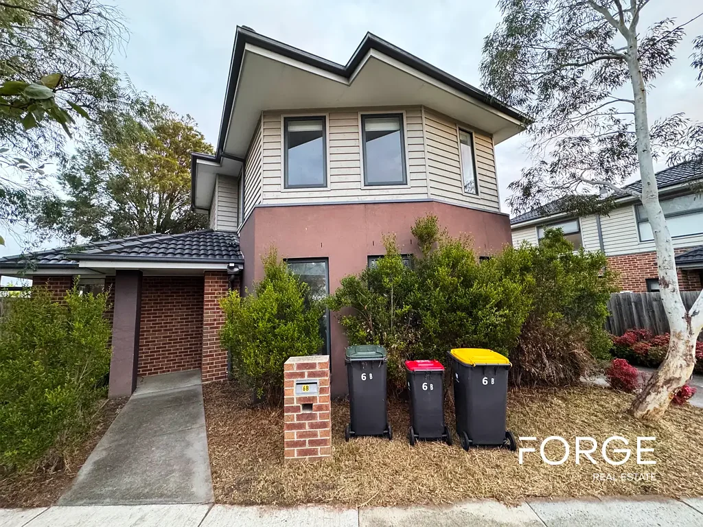 The Ultimate Low-Maintenance Lifestyle: 3 Bedrooms, 3 Ensuites!