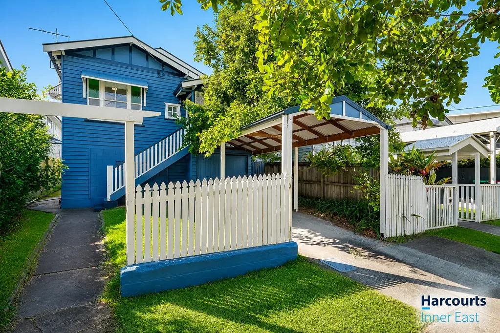 Charming Queenslander Living in the Heart of Balmoral