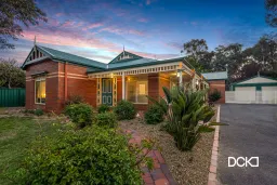 16 Blue Gum Drive, Strathdale