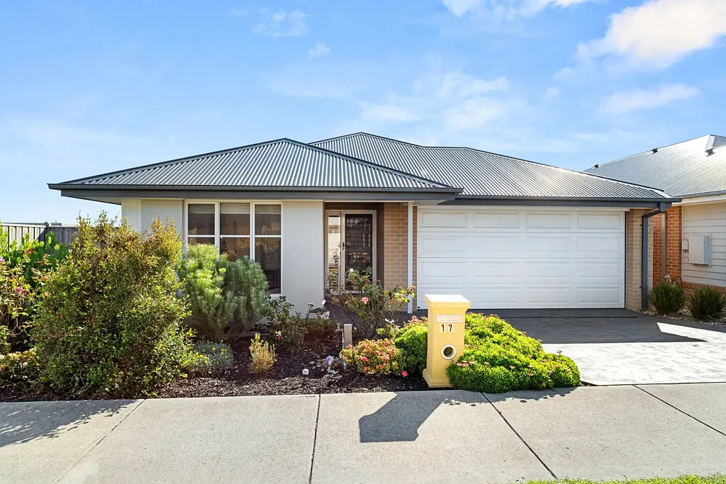 17 Firetail Grove, Cowes, VIC 3922