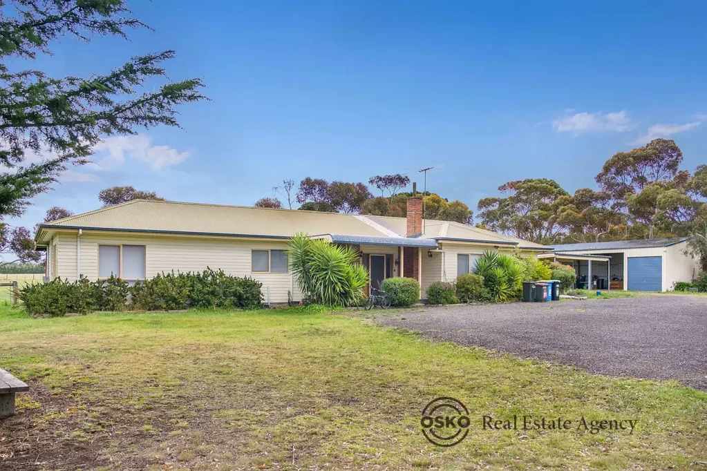 🌾🏡 RARE 34‑ACRE RURAL LIFESTYLE RETREAT - 6 BEDROOMS, TWO DWELLINGS & ENDLESS SPACE! 🏡🌾