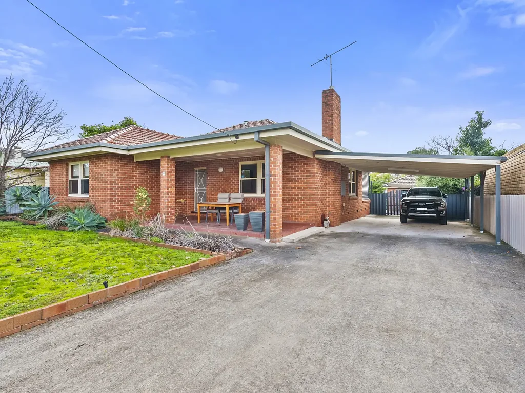 Corowa 3ਬੈੱਡਰੂਮ Timeless brick home with endless character