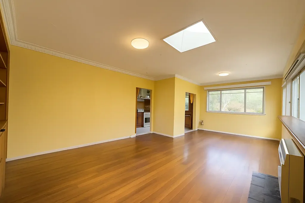 Spacious and Cozy Family Home in the Heart of Frankston - Bills Included!!