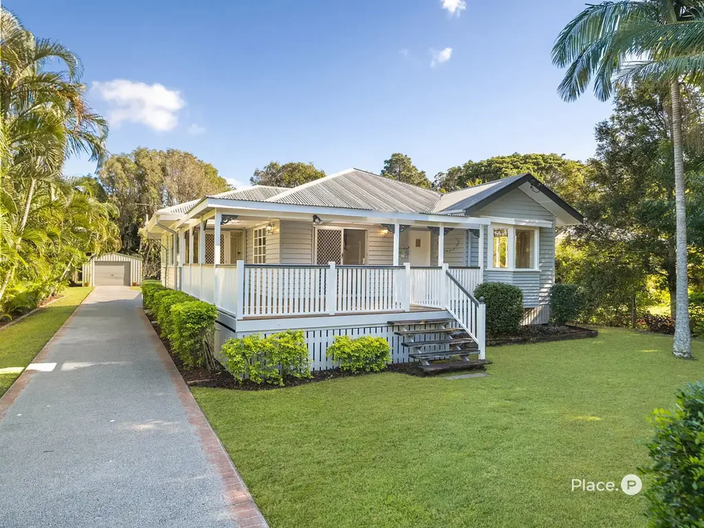 Beachmere 3બેડરૂમ UNDER CONTRACT BY REBECCA MATTHEWS