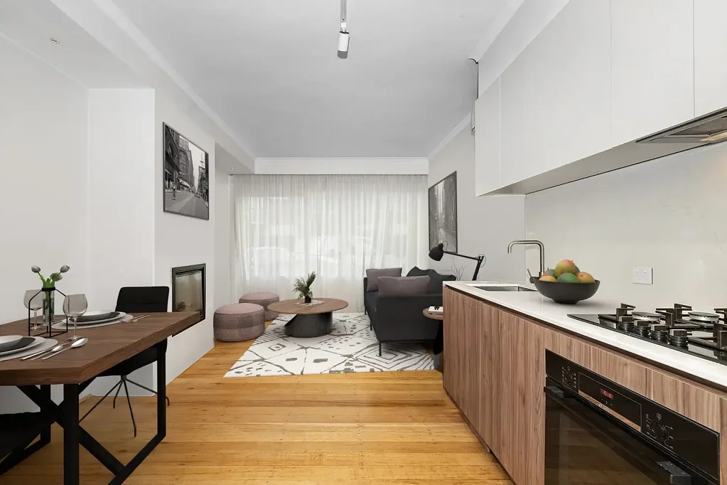 Stylish Apartment with Parking in Elwoods Golden Mile!