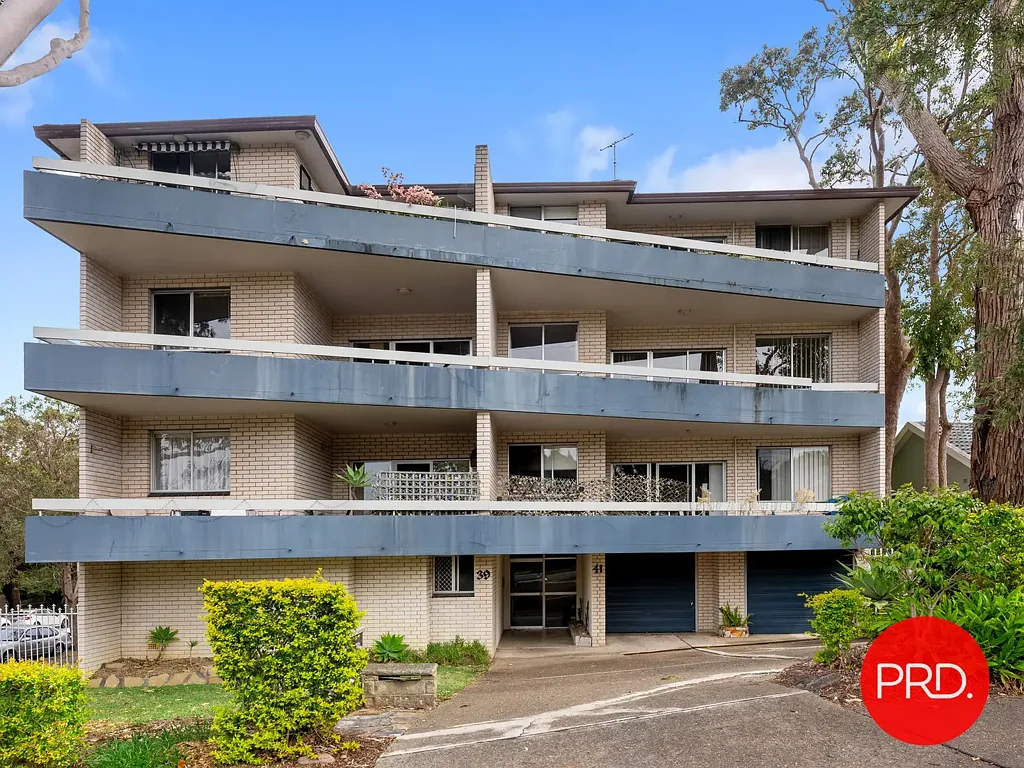 TWO BEDROOM UNIT IN A GREAT LOCATION!