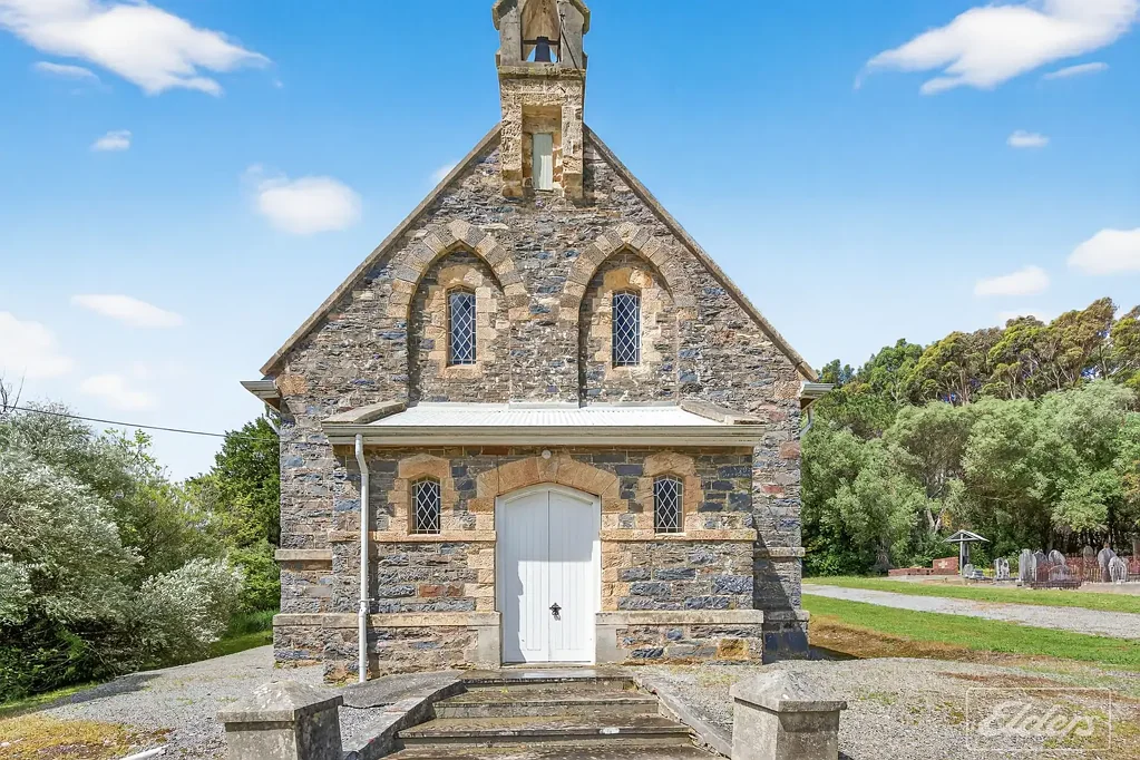 Delamere 1ห้องนอน Iconic St James Anglican Church and Hall