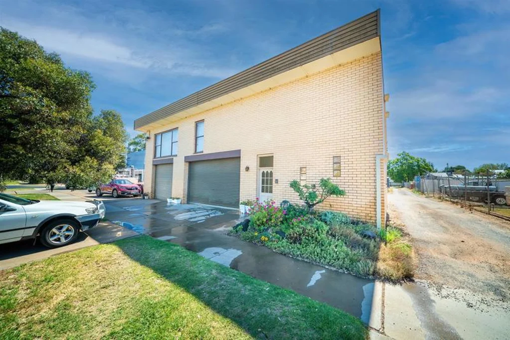 Mildura 4 Bedroom PRIME RESIDENTIAL-COMMERCIAL PROEPRTY OPPORTUNITY