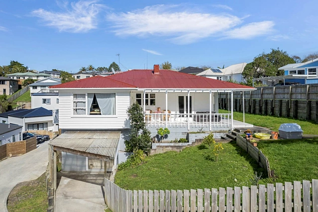 1 Gamble Way, Massey, Waitakere City