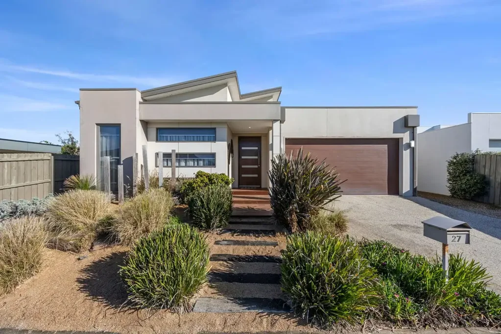 Torquay 4房  Contemporary Coastal Living with Sunlit Sophistication