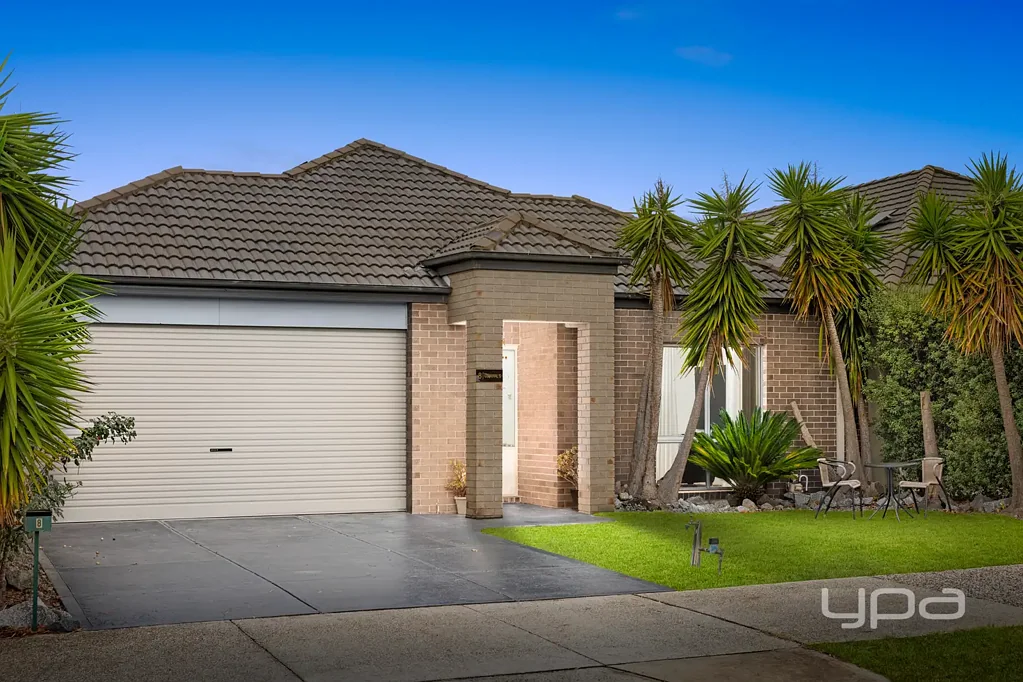 8 Pinoak Street, Point Cook, VIC 3030