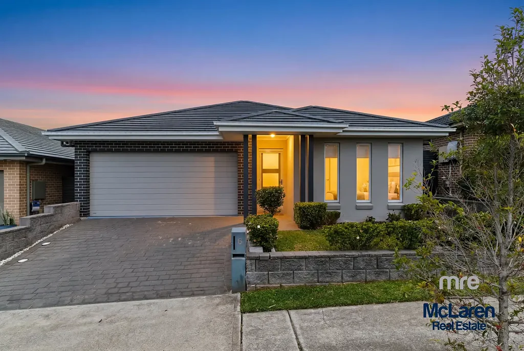 Oran Park 4房 Oran Park核心地 四卧宽敞宅 开放式厨餐区 双车位车库 优质学区房 低维护后院 Where Life Comes Together