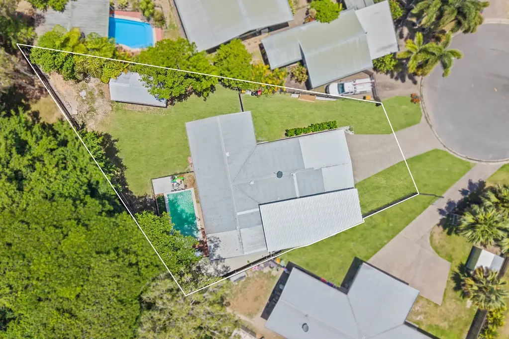 5 Roebuck Close, Bentley Park, QLD 4869