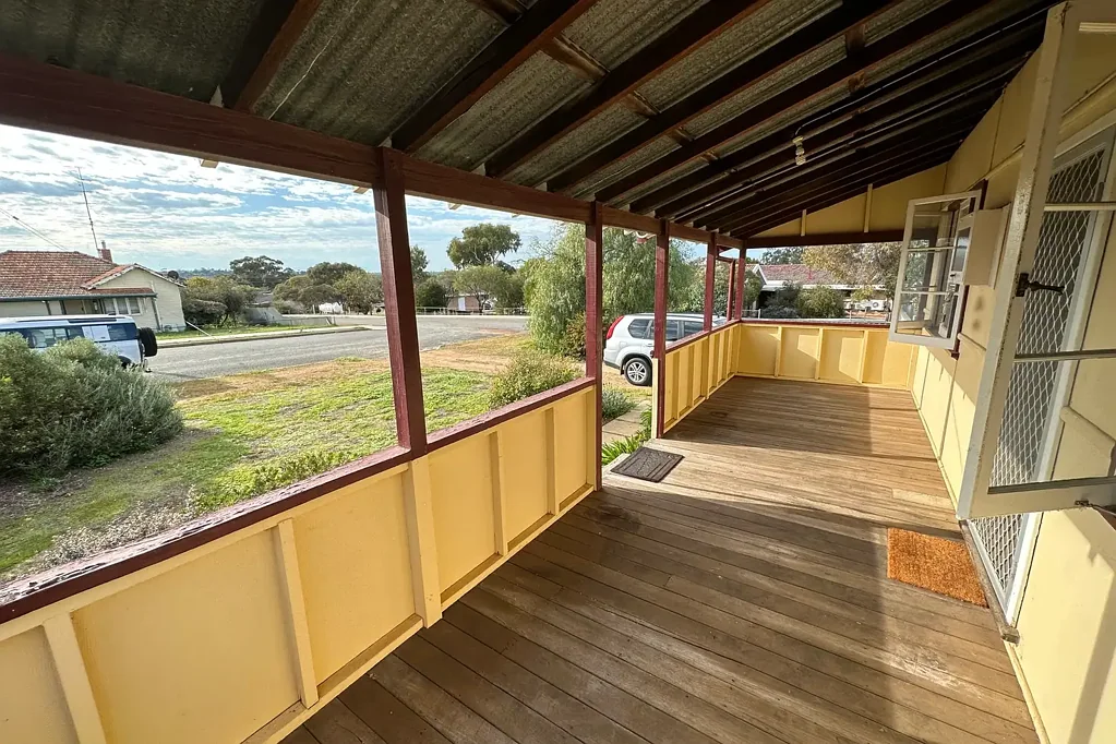 7 Hopkins Street, Beverley, WA 6304