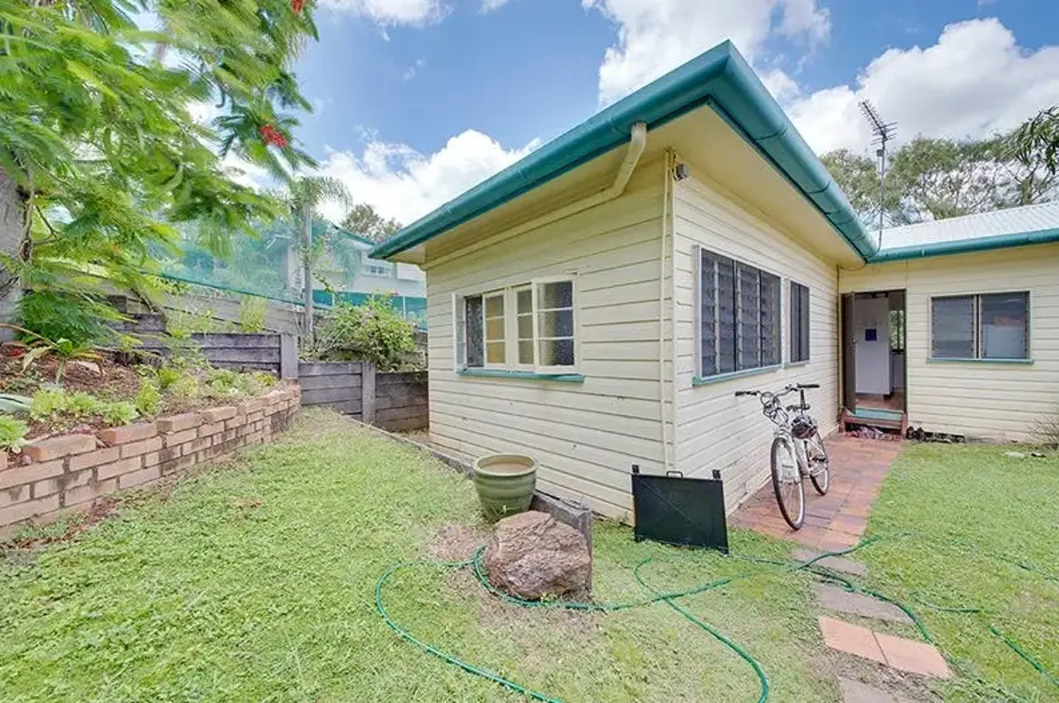 Labas ng Bahay - 1/40 Selvey Street, Yeppoon, QLD 4703