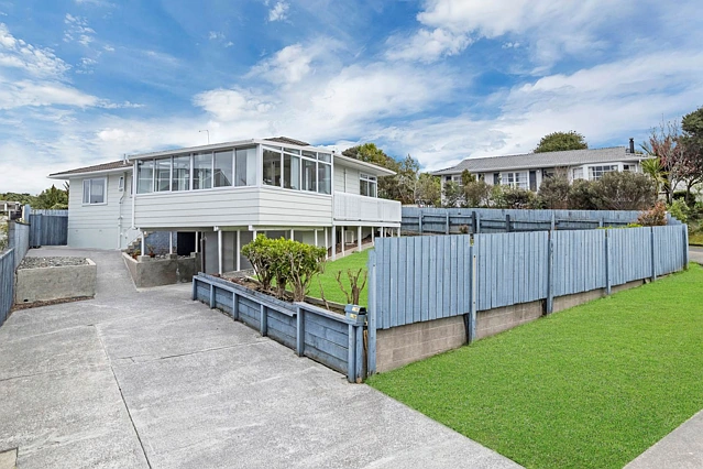 99 Sycamore Drive, Sunnynook, North Shore City