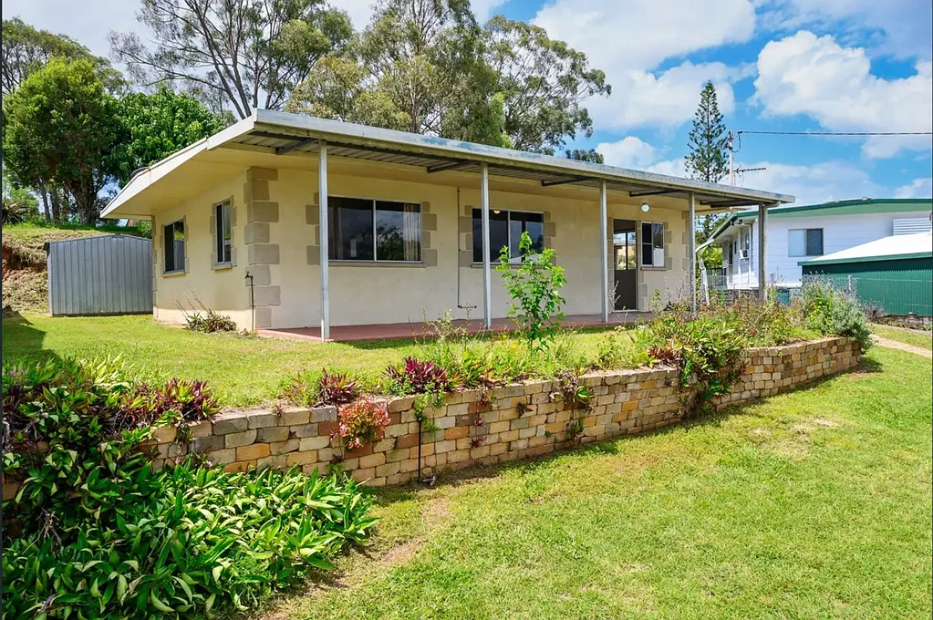 TIDY THREE BEDROOM, LOW-SET HOME