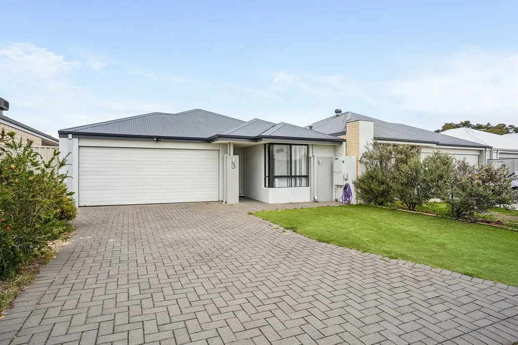 Wellard 3Kwarto Modern House within a wonderful location, great investment.
