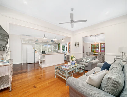 71 Prince Edward Parade, Redcliffe, QLD 4020, 4 phòng ngủ, 3 phòng tắm, House